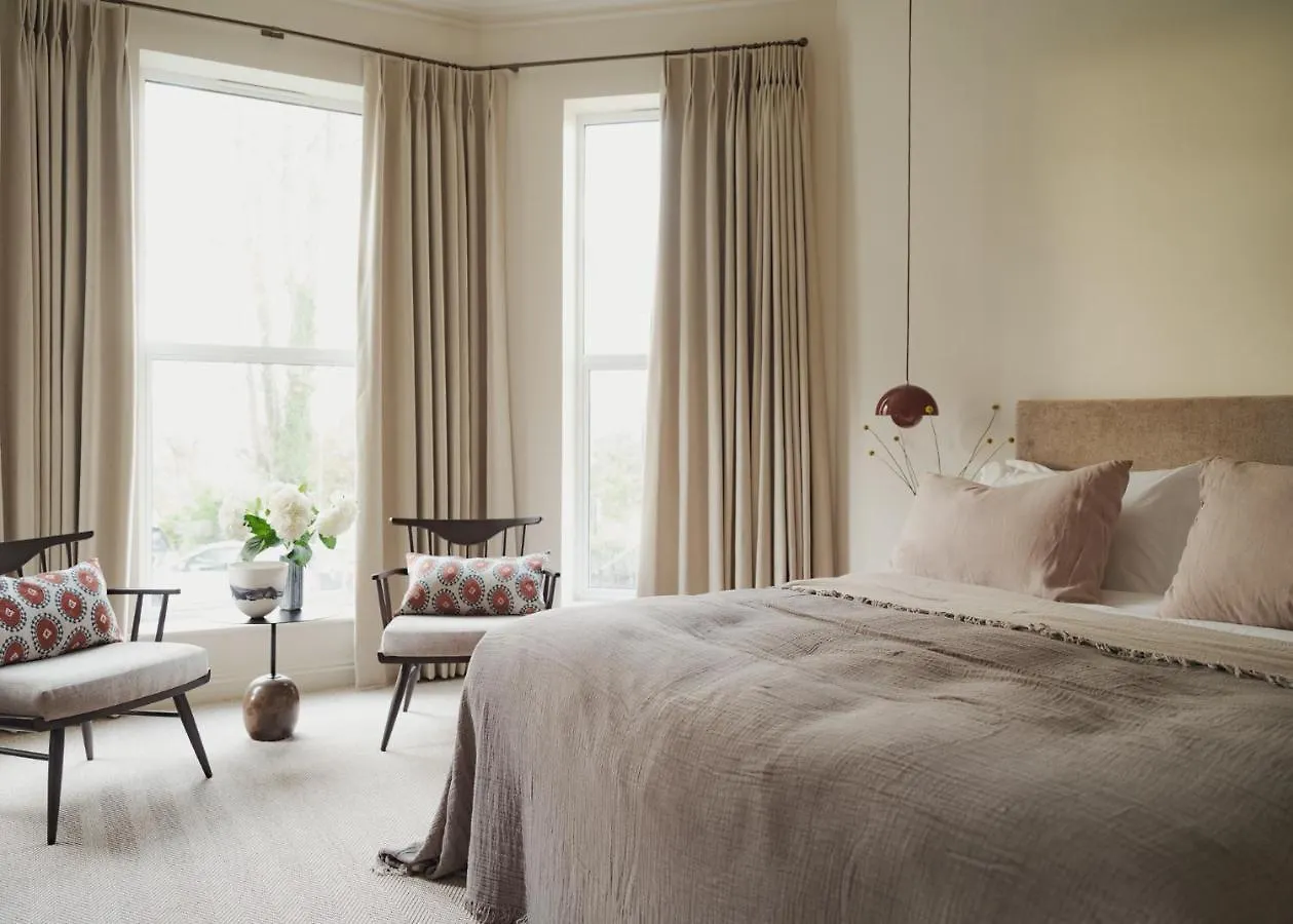 Leighton House - Boutique Guesthouse Bed & Breakfast