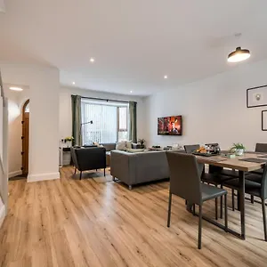 Windsor Drive Townhouse Belfast